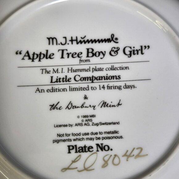 Vintage MJ Hummel Apple Tree Boy and Girl Plate # MG1788 Danbury Mint 1991 - Picture 5 of 7